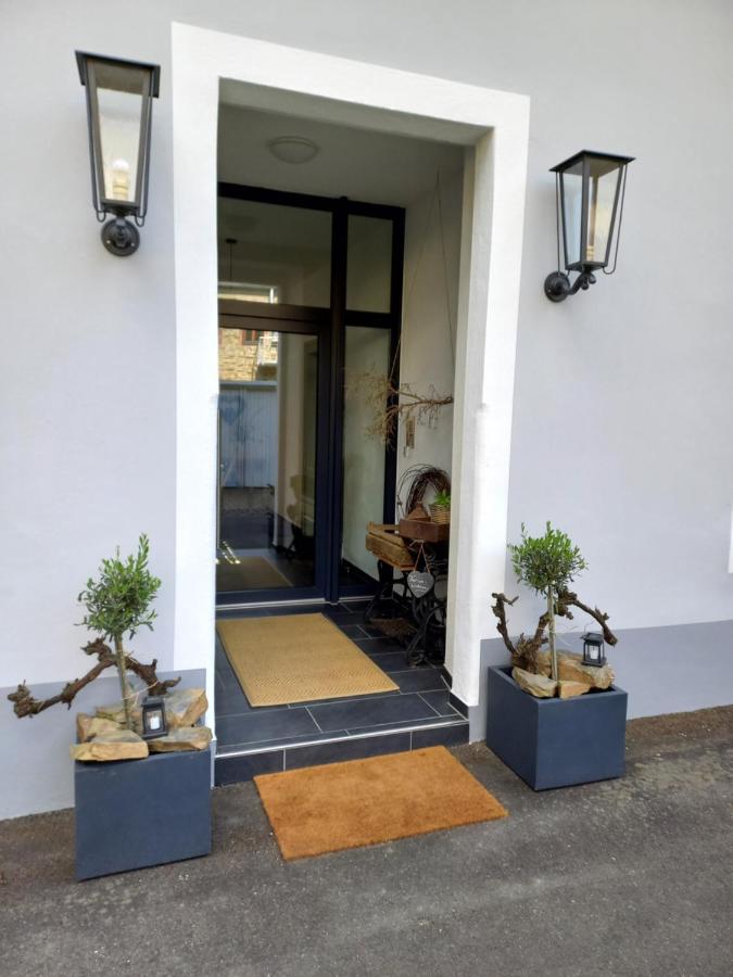 Altes Weingut Weinhaus Rebstock Apartment Winningen Bagian luar foto